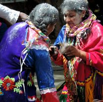 Jueves de Comadres: un día para compartir y cantar unas coplas