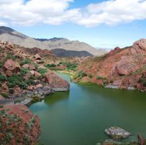 Laguna salteña atrae a ovnis, monstruos y fantasmas