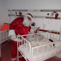 Papá Noel llevó alegría y regalos a los chicos del Hospital Materno Infantil