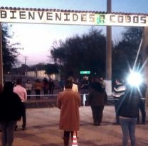 Inauguraron un pórtico en la localidad de Cobos