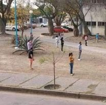 Salteños se juntaron afuera del hospital y oraron por los enfermos de coronavirus