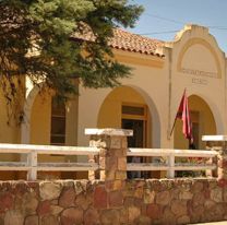 Maestros juntaron $360 mil y lo donaron al Hospital de Metán