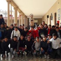 Una promo solidaria: no pueden ir al colegio pero ayudarán a un comedor