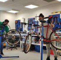 Crearán un programa para restaurar bicis en desuso y donarlas