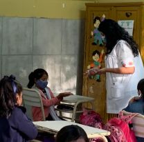 Tras casi un año, 400 mil chicos vuelven hoy a las aulas en Salta