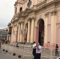 Durante la marcha de mujeres arrojaron orina al Señor del Milagro de la Catedral