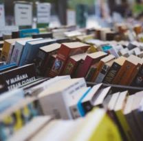 Hoy habrá venta de libros, poesía, y música en la biblioteca provincial