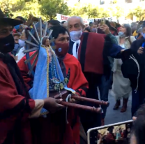 VIDEO | Los salteños recibieron con lágrimas a la Marcha Patriótica gaucha