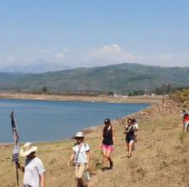 Comenzó la peregrinación a pie a la Virgen del Cerro, para pedir por la salud de Esteban Bullrich