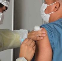 Mayores de 18 años pueden recibir la dosis de refuerzo a los 5 meses de la segunda