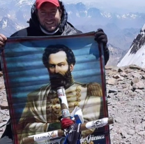 Salteño llegó a la cumbre del Aconcagua con la imagen de Martin Miguel de Güemes 