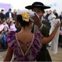 Se aprobó por ley Nacional la enseñanza de folklore en las escuelas