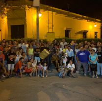 VIDEO | Coparon la vereda de &#8220;La Casona del Molino&#8221; para pedir la reapertura del lugar