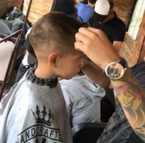 Corte de cabello gratuito en el barrio Unión