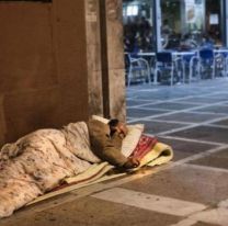 Ola de frío en Salta: ¿a quién llamar para ayudar a personas en situación de calle?