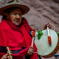 Con copleros de toda la provincia, celebran el Día de la Copla en el Mercado Artesanal