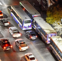 Hasta ahora se garantiza el servicio normal de colectivos en la noche