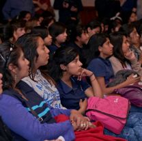 El ciclo "Las Escuelas van al teatro" presenta sus obras en la Casa de la Cultura 