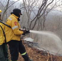 Incendio imparable en los cerros de Salta: cerraron el paso al San Bernardo