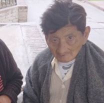 Abuela salteña duerme en la calle con su hija y nieto: "No conseguimos pieza"