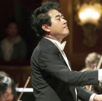 Se viene el concierto de la Orquesta Sinfónica con el director coreano JongWhi Vakh