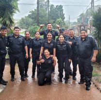 Policías salteños se unieron y evitaron que un auto caiga a un canal