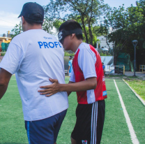 Abrieron una escuela municipal de fútbol para salteños no videntes