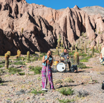 Agustina Budonnet presenta su nuevo disco "En mi" con una propuesta audiovisual de primer nivel