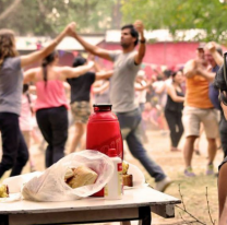 Se viene una jornada a pura danza, mates y amigos en la Casona de Castañares