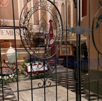 Salteños rindieron homenaje al héroe gaucho en el Panteón de la Catedral