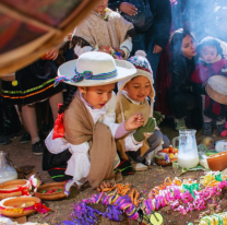 Los niños homenajearon a la Pachamama en el Anfiteatro del parque San Martín