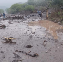 La lluvia produjo un desmoronamiento en Chicoana y el barro tapó la ruta 33