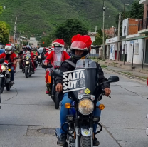 Más de 100 Papa Noeles saldrán a repartir golosinas en moto por la ciudad