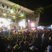 Éxito total en la primera noche del Festival de San Carlos: entradas agotadas y un pueblo colmado