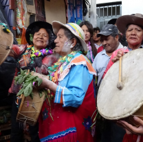 Jueves de Comadres: un día para compartir, comadrear y cantar unas coplas